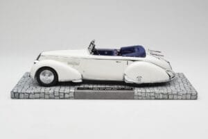 Lancia Astura Tipo 233 Corto Balts Minichamps 1:18 107125330 Sveķi — attēls 3 no 6