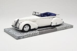 Lancia Astura Tipo 233 Corto Balts Minichamps 1:18 107125330 Sveķi