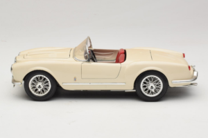 Lancia Aurelia B24 Spider Bēšs Bburago 1:18 3010-M2 Metāls — attēls 4 no 8
