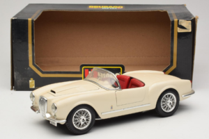 Lancia Aurelia B24 Spider Bēšs Bburago 1:18 3010-M2 Metāls — attēls 8 no 8
