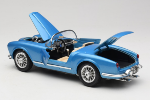 Lancia Aurelia B24 Spider Zils Bburago 1:18 3010-M1 Metāls — attēls 5 no 8