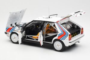 Lancia Delta HF 4WD #4 M. Alen / I. Kivimaki Martini Rally 1000 Lakes 1987 Kyosho 1:18 08960B Metāls — attēls 5 no 8
