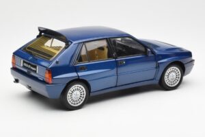 Lancia Delta HF Integrale Evo II Zils Kyosho 1:18 08341BL Metāls — attēls 3 no 8