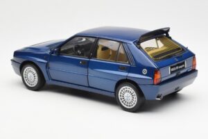 Lancia Delta HF Integrale Evo II Zils Kyosho 1:18 08341BL Metāls — attēls 7 no 8