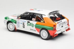 Lancia Delta HF Integrale Evo II Totip #5 A. Aghini / S. Farnocchia Rally Monte Carlo 1993 Kyosho 1:18 08348F Metāls — attēls 7 no 8