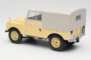 Land Rover 88 Series 1 Hard Top Gaiši Bēšs MCG 1:18 MCG18368 Metāls — attēls 4 no 6