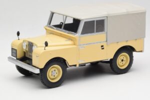 Land Rover 88 Series 1 Hard Top Gaiši Bēšs MCG 1:18 MCG18368 Metāls