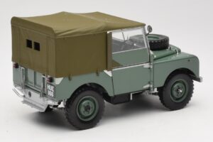Land Rover 88 Series I Zaļš Minichamps 1:18 150168900 Metāls — attēls 3 no 8