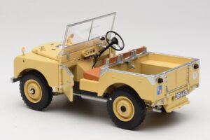 Land Rover 88 Series I RAF Beige Minichamps 1:18 150168911 Metāls — attēls 5 no 8
