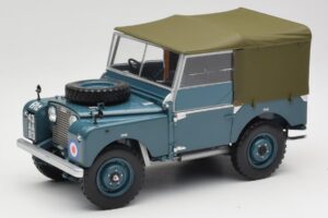 Land Rover 88 Series I Gaiši Zils Minichamps 1:18 150168907 Metāls