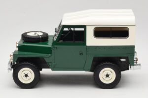 Land Rover Lightweight Series III Hard Top Tumši Zaļš BoS Models 1:18 BOS355 Sveķi — attēls 3 no 6