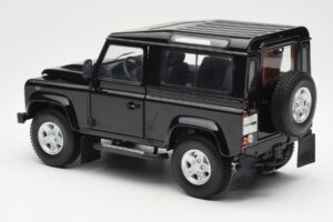 Land Rover Defender 90 Santorini Melns Metaliks Kyosho 1:18 08901BK Metāls — attēls 7 no 8