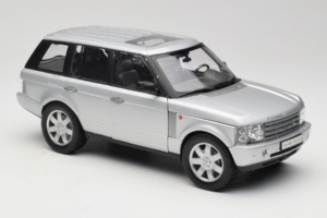 Land Rover Range Rover L322 Sudrabs Welly 1:18 12536W Metāls — attēls 6 no 8