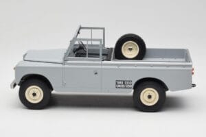 Land Rover Series II 109 Pickup Pelēks MCG 1:18 MCG18092 Metāls — attēls 3 no 6