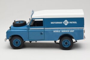 Land Rover Series III 109 Soft Top Motorway Patrol Zils Eagles Race 1:18 4403 Metāls — attēls 4 no 8