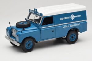 Land Rover Series III 109 Soft Top Motorway Patrol Zils Eagles Race 1:18 4403 Metāls
