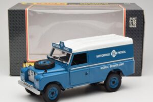 Land Rover Series III 109 Soft Top Motorway Patrol Zils Eagles Race 1:18 4403 Metāls — attēls 8 no 8