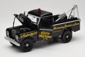 Land Rover Series III Glābšanas Transportlīdzeklis Melns Universal Hobbies 1:18 4411 Metāls — attēls 2 no 8
