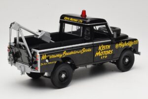Land Rover Series III Glābšanas Transportlīdzeklis Melns Universal Hobbies 1:18 4411 Metāls — attēls 3 no 8