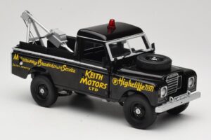 Land Rover Series III Glābšanas Transportlīdzeklis Melns Universal Hobbies 1:18 4411 Metāls — attēls 6 no 8