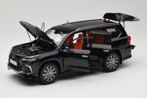 Lexus LX570 J200 Melns LCD 1:18 LCD18010-BL Metāls — attēls 2 no 8