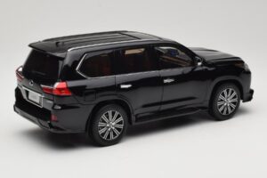 Lexus LX570 J200 Melns LCD 1:18 LCD18010-BL Metāls — attēls 3 no 8