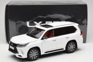 Lexus LX570 J200 Balts LCD 1:18 LCD18010-WH Metāls — attēls 8 no 8