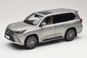 Lexus LX570 Sonic Titāns Kyosho 1:18 08955T Metāls