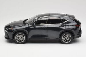Lexus NX450h+ AZ20 Melns Kyosho 1:18 08968GBK Sveķi — attēls 4 no 8