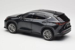 Lexus NX450h+ AZ20 Melns Kyosho 1:18 08968GBK Sveķi — attēls 7 no 8