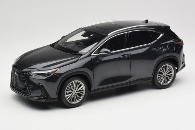 Lexus NX450h+ AZ20 Melns Kyosho 1:18 08968GBK Sveķi