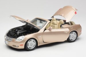 Lexus SC430 Bēšs Maisto 1:18 31629 Metāls — attēls 2 no 8