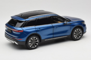 Lincoln Corsair Zils OEM 1:18 LINCOLN001 Metāls — attēls 3 no 8