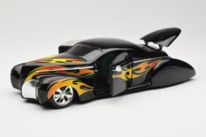 Lincoln Zephyr Scrape Custom Melns ar Liesmām Hot Wheels 1:18 57319 Metāls — attēls 2 no 8