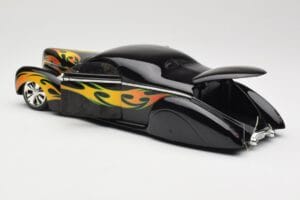 Lincoln Zephyr Scrape Custom Melns ar Liesmām Hot Wheels 1:18 57319 Metāls — attēls 5 no 8