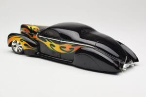 Lincoln Zephyr Scrape Custom Melns ar Liesmām Hot Wheels 1:18 57319 Metāls — attēls 7 no 8