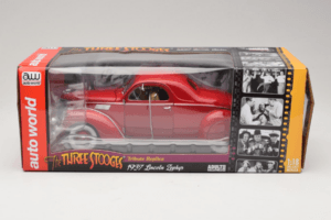 Lincoln Zephyr The Three Stooges Filmauto Auto World 1:18 AWSS113/06 Metāls — attēls 5 no 5
