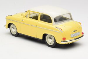 Lloyd Alexander TS Dzeltens Revell 1:18 08958 Metāls — attēls 7 no 8
