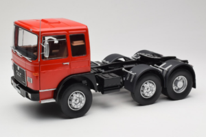 MAN 16304 F7 Sarkans Road Kings 1:18 RK180053 Metāls