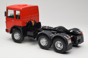 MAN 16304 F7 Sarkans Road Kings 1:18 RK180053 Metāls — attēls 7 no 8