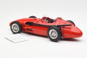Maserati 250F J-M. Fangio F1 World Champion 1957 CMC 1:18 M-051 Metāls — attēls 4 no 6