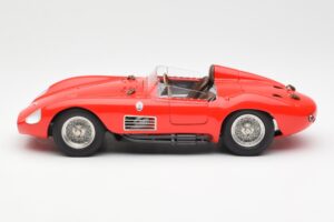 Maserati 300S Sarkans CMC 1:18 M-105 Metāls — attēls 3 no 6