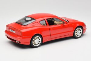 Maserati 3200 GT Sarkans Bburago 1:18 3341 Metāls — attēls 3 no 8