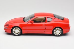 Maserati 3200 GT Sarkans Bburago 1:18 3341 Metāls — attēls 4 no 8