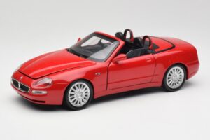 Maserati GT Spyder Sarkans Bburago 1:18 34097 Metāls