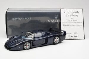 Maserati MC12 Road Car Zils Metallic AUTOart 1:18 75802 Metāls — attēls 8 no 8