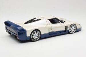 Maserati MC12 Balts Zils Hot Wheels 1:18 G7158 Metāls — attēls 3 no 8