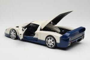 Maserati MC12 Balts Zils Hot Wheels 1:18 G7158 Metāls — attēls 5 no 8