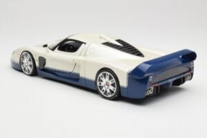 Maserati MC12 Balts Zils Hot Wheels 1:18 G7158 Metāls — attēls 7 no 8