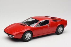 Maserati Merak Sarkans Minichamps 1:18 107123761 Sveķi